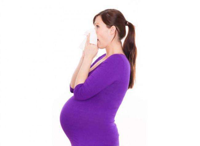 Проявление аллергического ринита у беременных